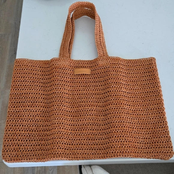New Never Used BUREBERRY raffia Tote Bag Drk Carmel 20 X 15 In Raffia Straw Tote - Picture 1 of 6